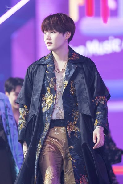 파일:슈가 MMA 의상2.jpg
