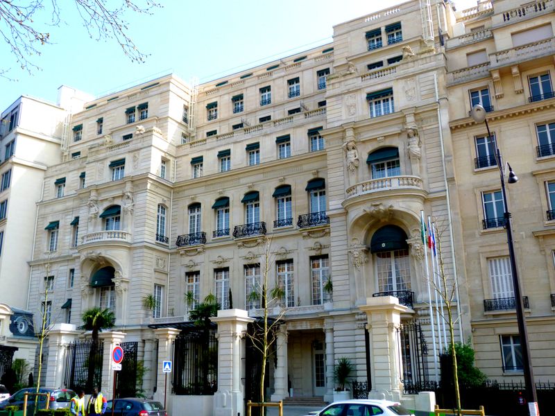 파일:Shangri-La Hôtel Paris 2011 (1).jpg