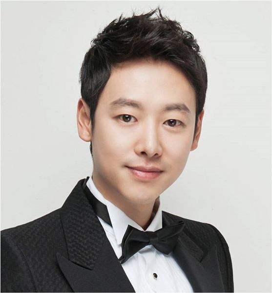 파일:김동욱.jpg