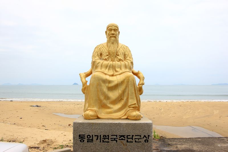 파일:1-2.단군 동상 Dangun Statue.jpg